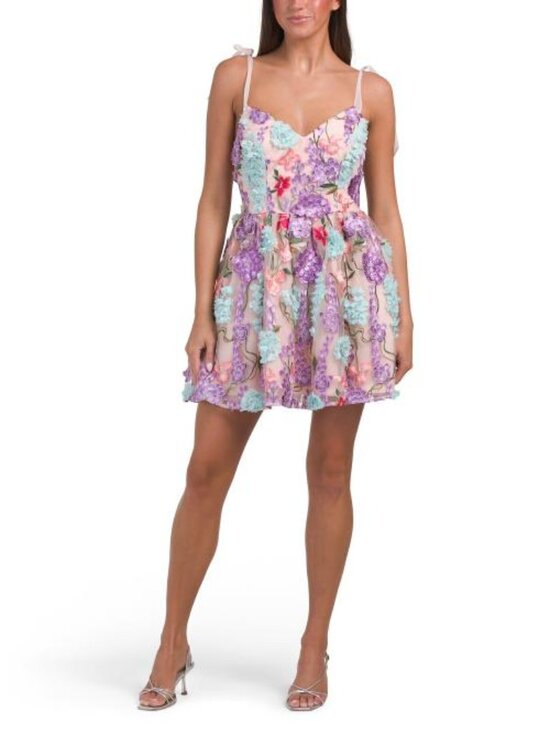 Dress the Population Dresses & Skirts - DRESS THE POPULATION Embroidered Floral Mini Cocktail Dress
